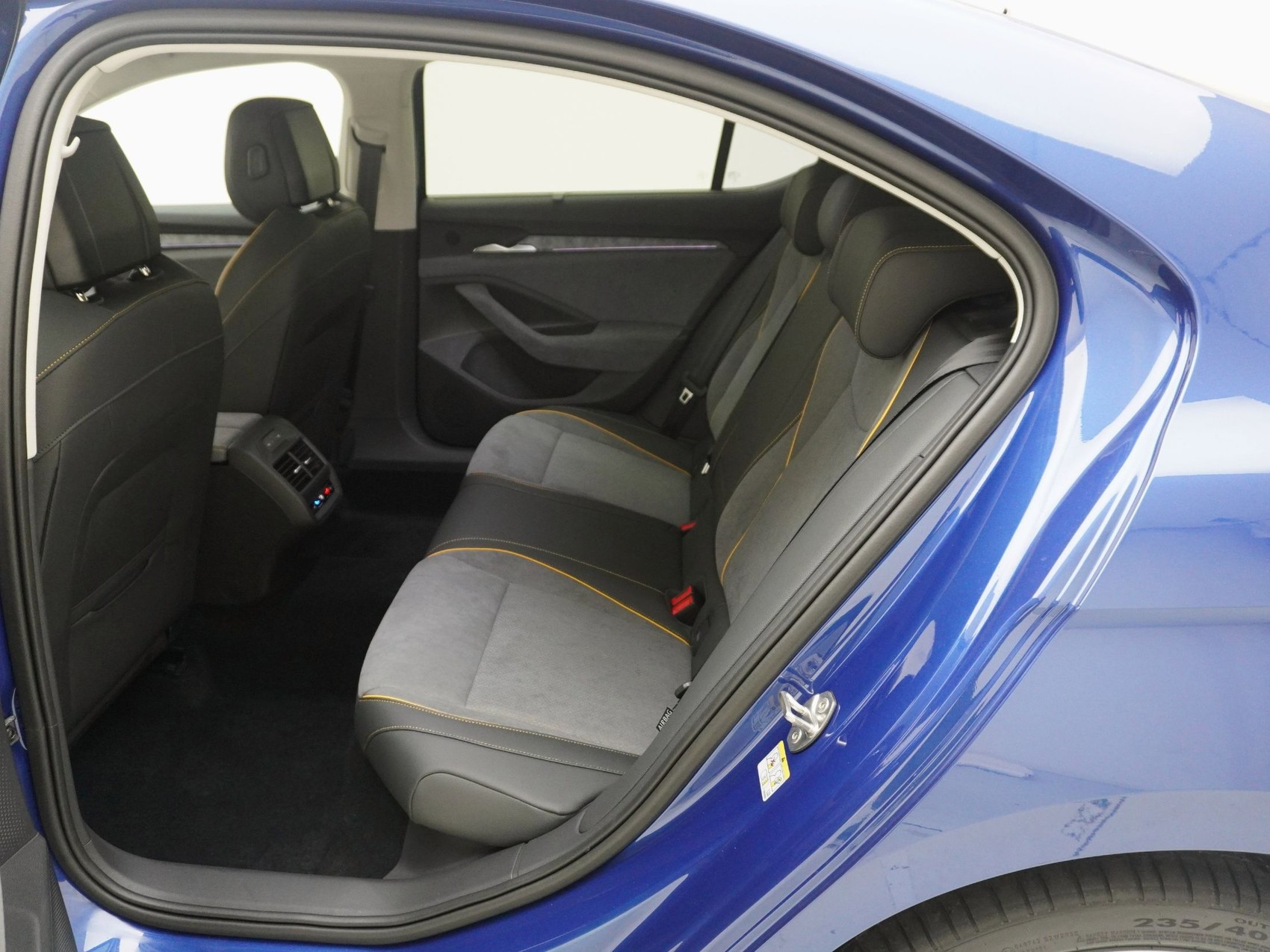 SKODA Superb Limousine 2.0 TSI Selection-Lounge 4x4 DSG-image-9