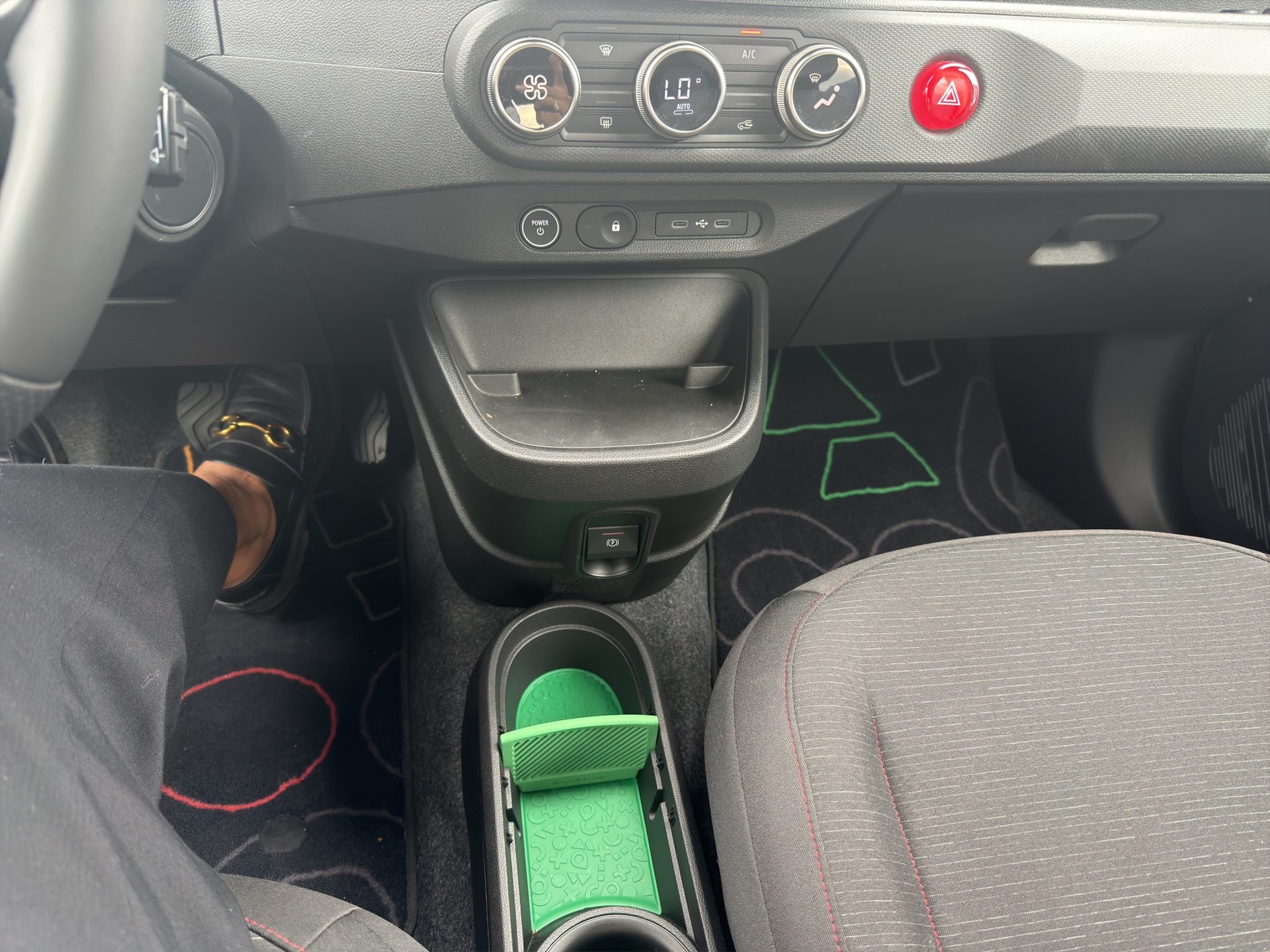 RENAULT Twingo E-Tech 27kWh Techno-image-18