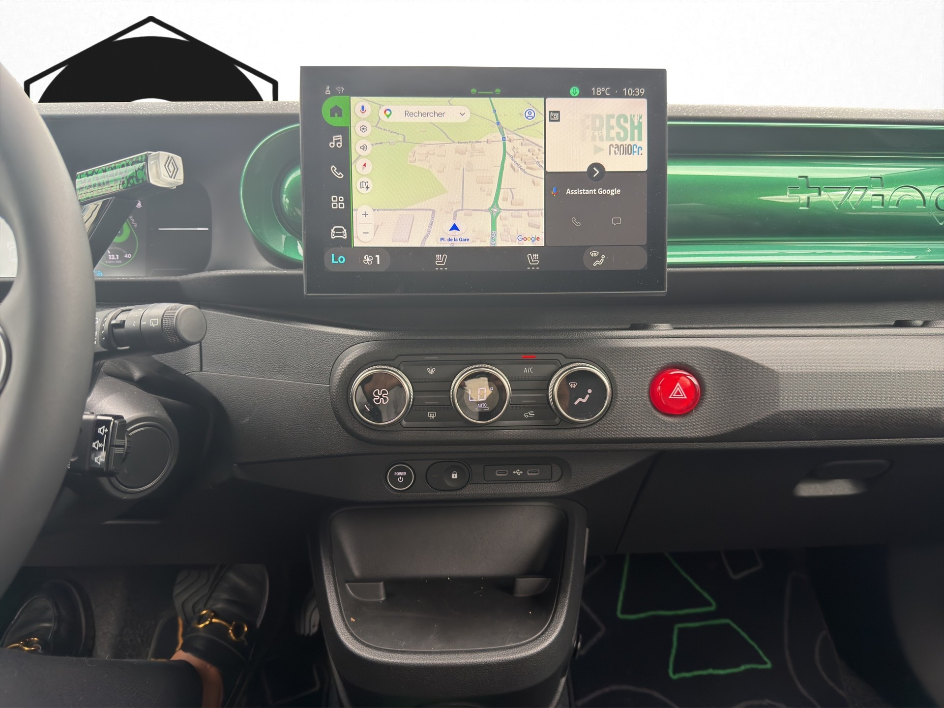 RENAULT Twingo E-Tech 27kWh Techno-image-19