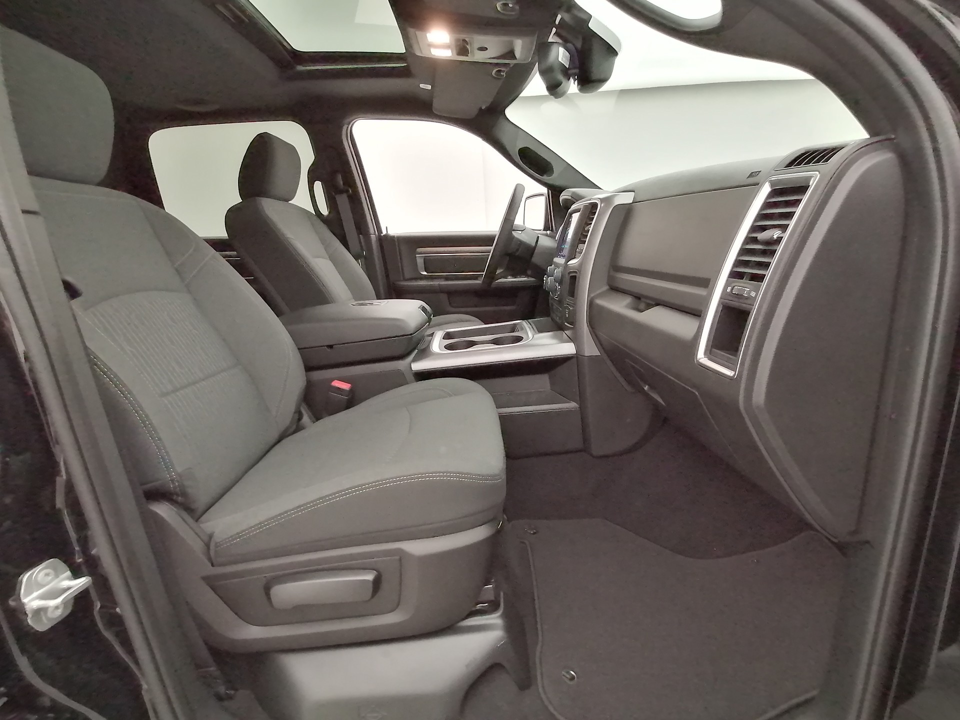 DODGE Ram 1500 5.7 V8 Warlock Crew Cab 10.5T-image-13