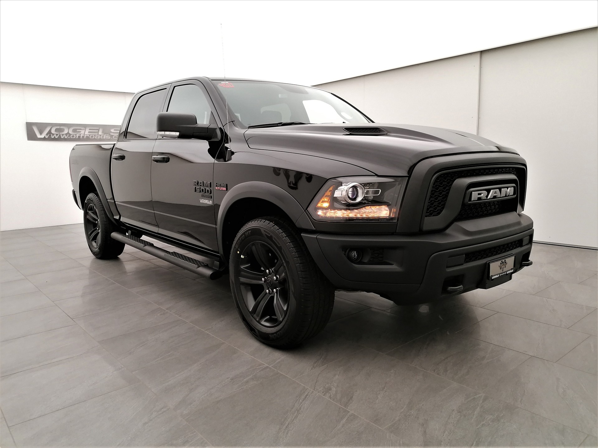 DODGE Ram 1500 5.7 V8 Warlock Crew Cab 10.5T-showroom-element-2