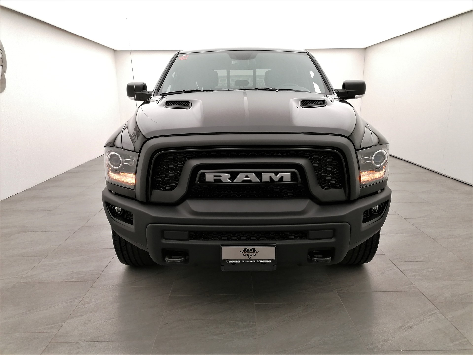 DODGE Ram 1500 5.7 V8 Warlock Crew Cab 10.5T-showroom-element-1