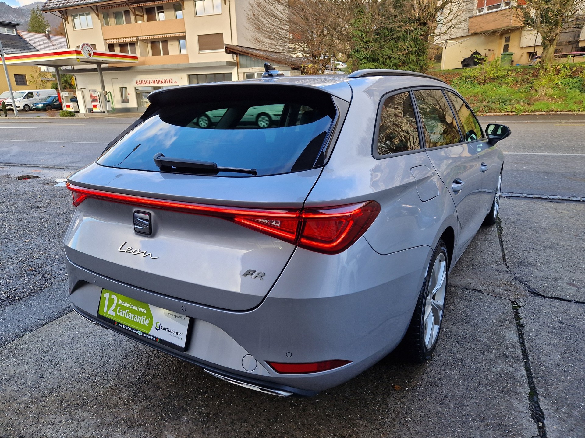 SEAT Leon ST 1.5 eTSI mHEV DSG FR-image-3