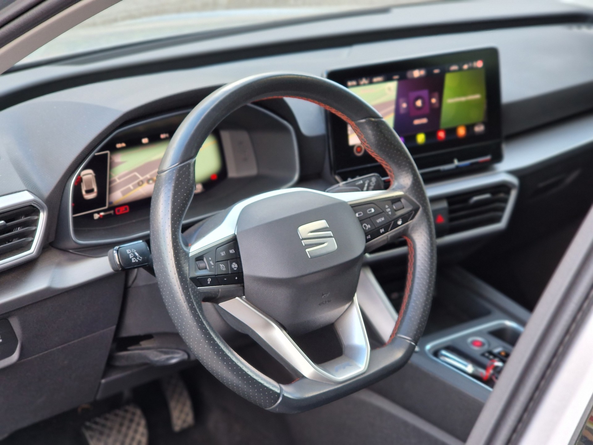 SEAT Leon ST 1.5 eTSI mHEV DSG FR-image-6
