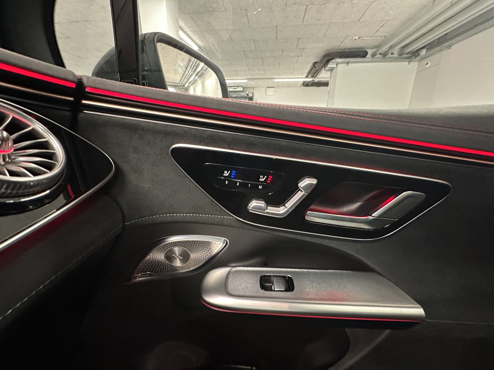 MERCEDES-BENZ EQE SUV AMG 43 4 Matic-image-14