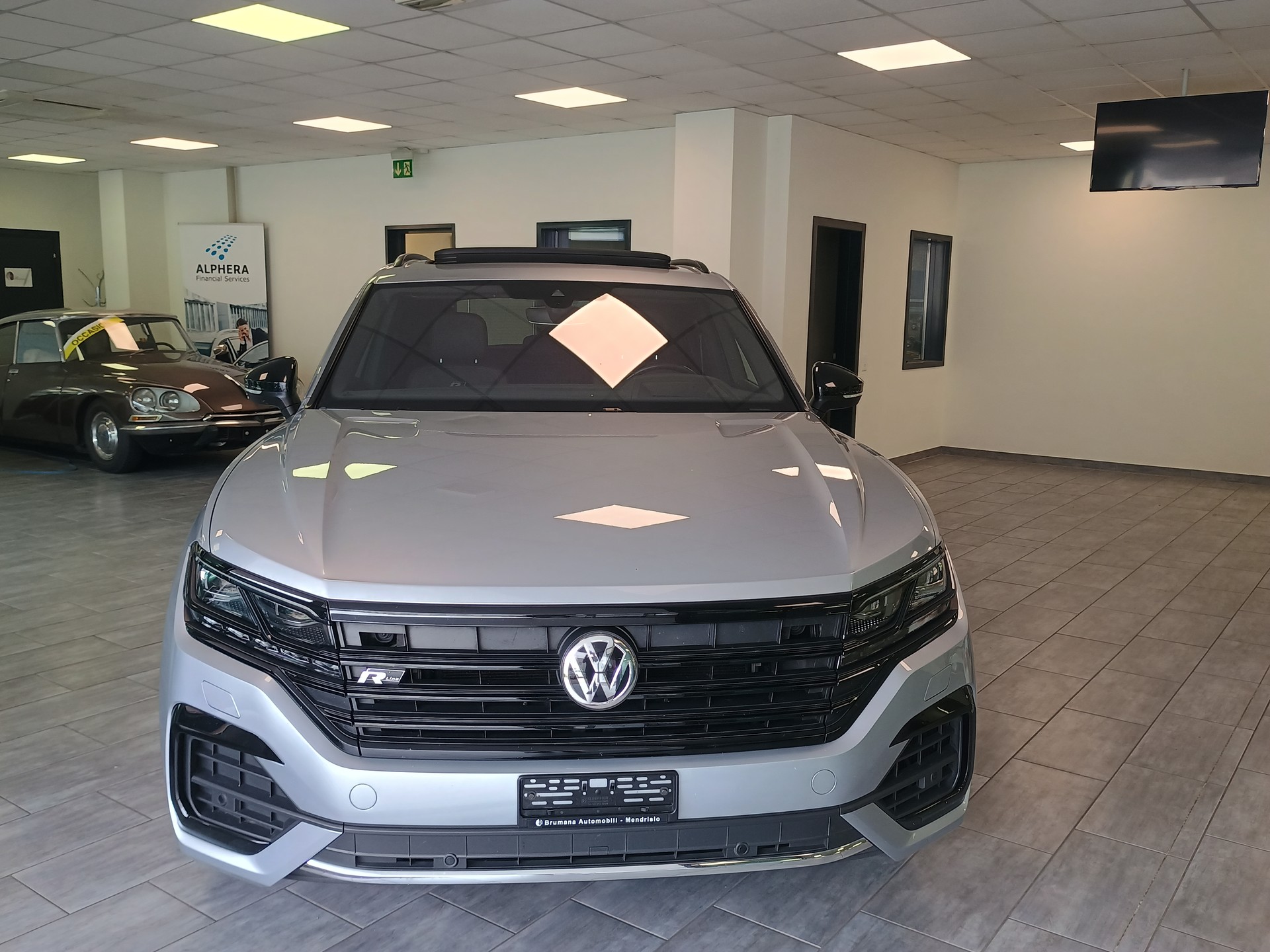 VW Touareg 3.0 TDI R Line Tiptronic-image-1