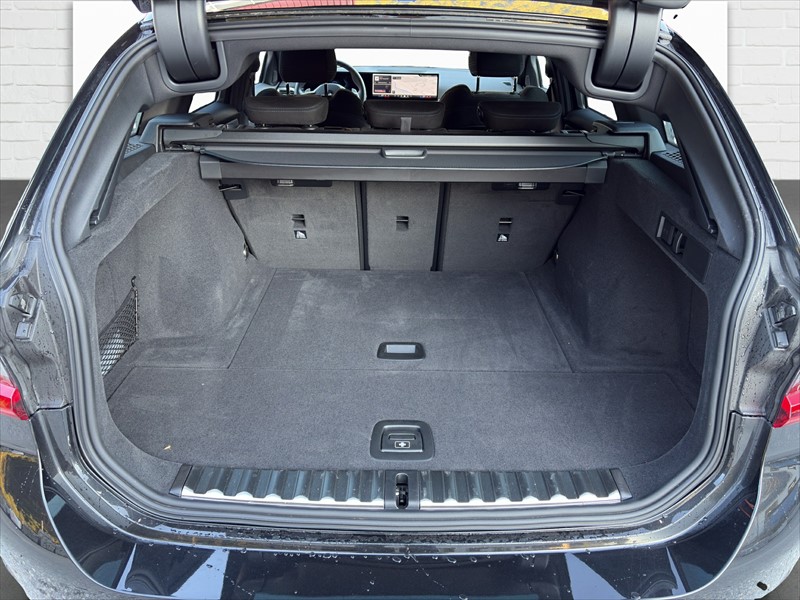 BMW 330i Touring M Sport xDrive 245PS Steptronic-Autom-image-9