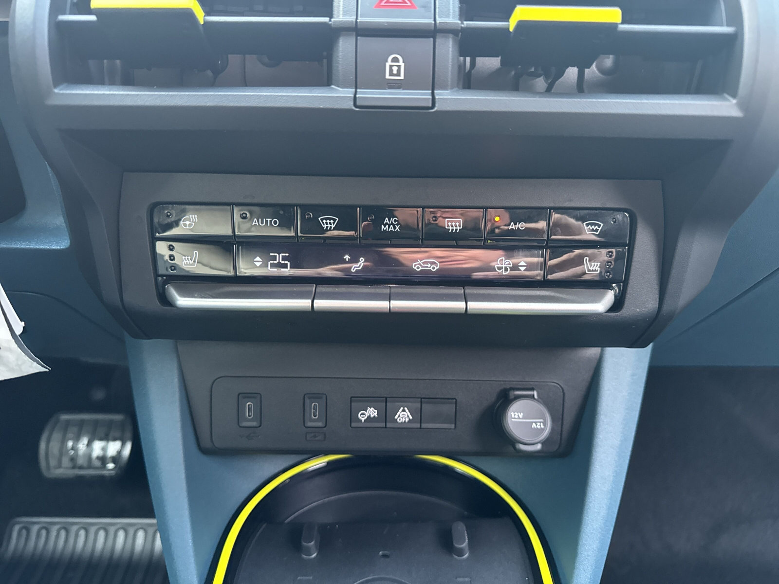 FIAT Grande Panda 1.2 Hybrid La Prima-image-14