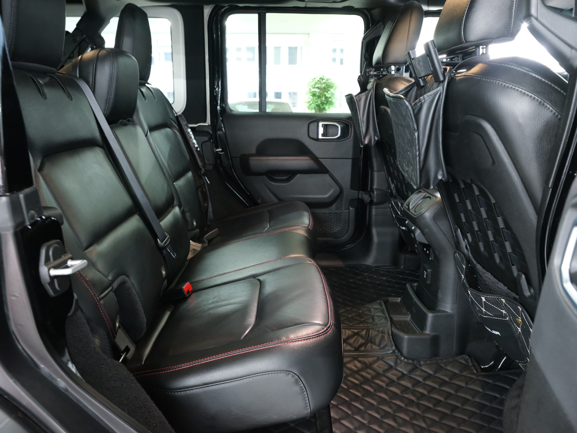 JEEP Wrangler 2.0 Unlimited Rubicon Automatic-image-14