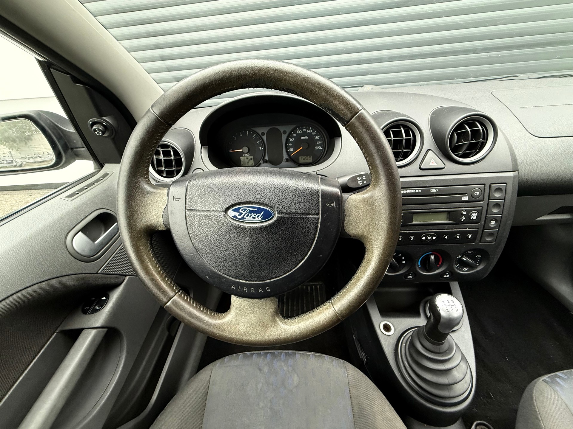 FORD Fiesta 1.4 16V Trend-image-9