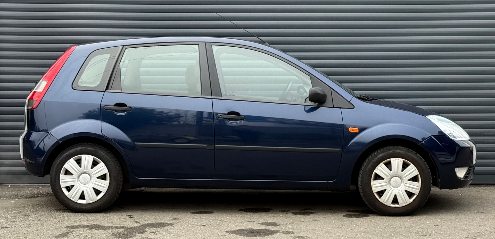 FORD Fiesta 1.4 16V Trend-image-3