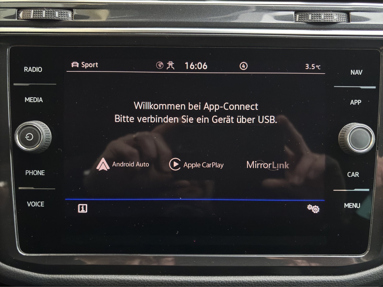 VW Tiguan 2.0TSI R 4Motion DSG mit AHK-image-24