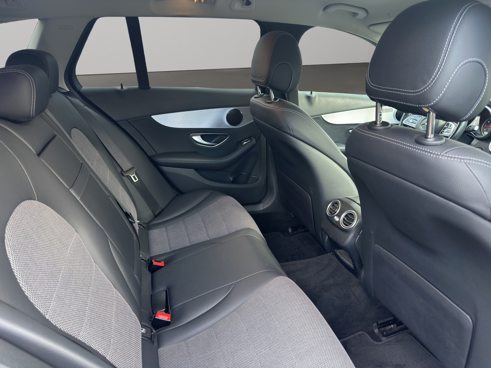 MERCEDES-BENZ C 180 Avantgarde 9G-Tronic *FACELIFT*-image-14