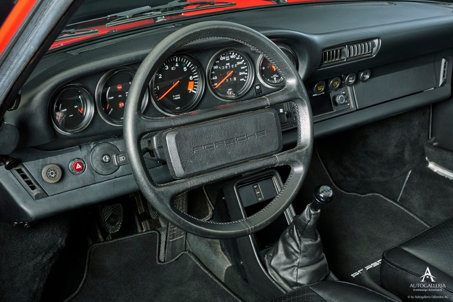 PORSCHE 911 Carrera Targa-image-9