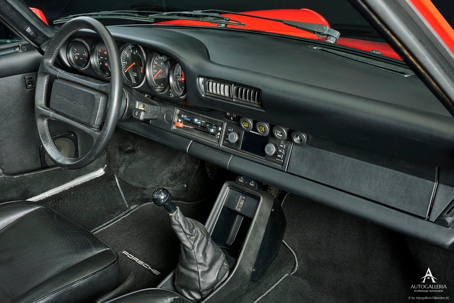 PORSCHE 911 Carrera Targa-image-10