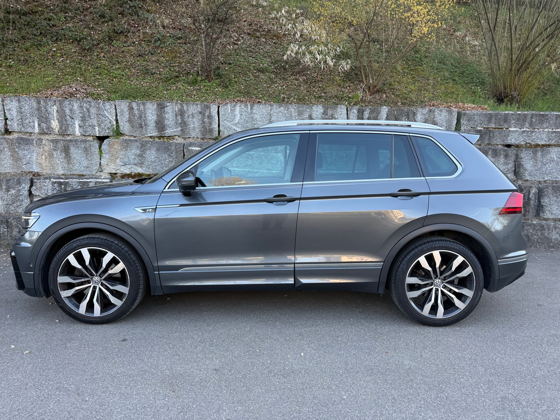 VW Tiguan 2.0TSI R-Line 4Motion DSG-image-7