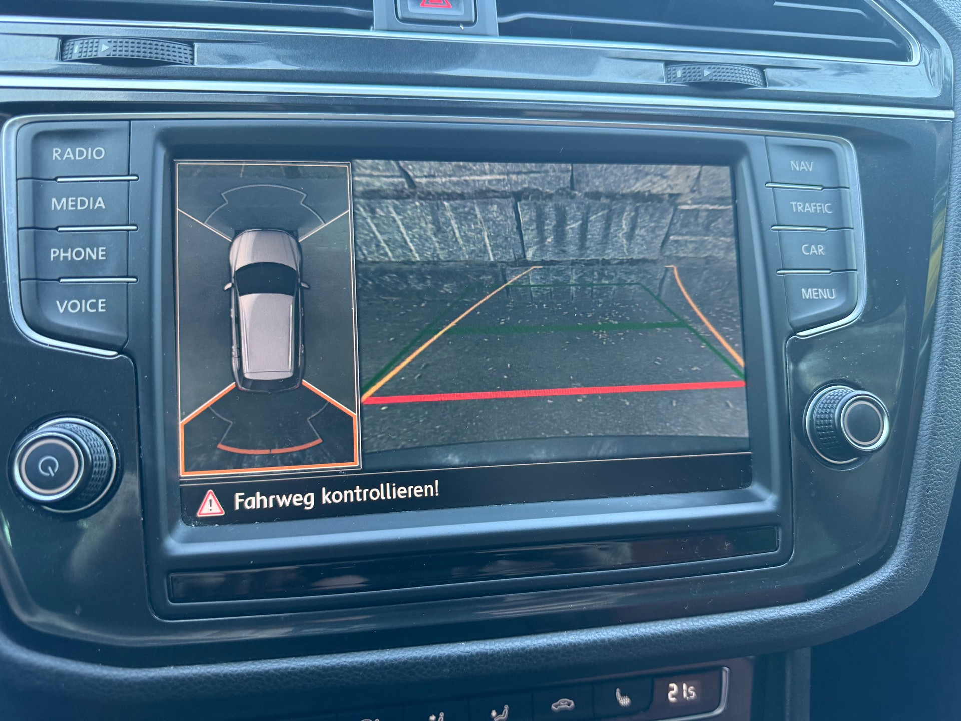 VW Tiguan 2.0TSI R-Line 4Motion DSG-image-10