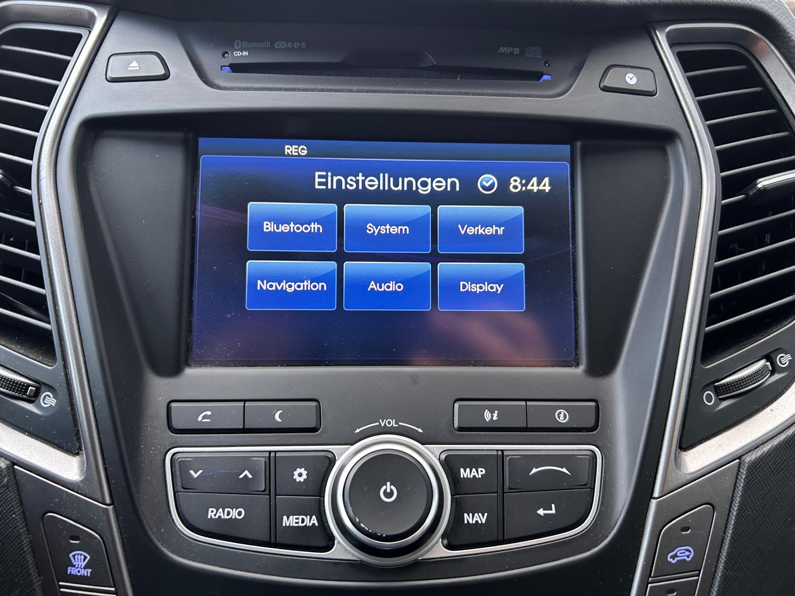 HYUNDAI Santa Fe 2.2 CRDI Style 4WD Automatic-image-30