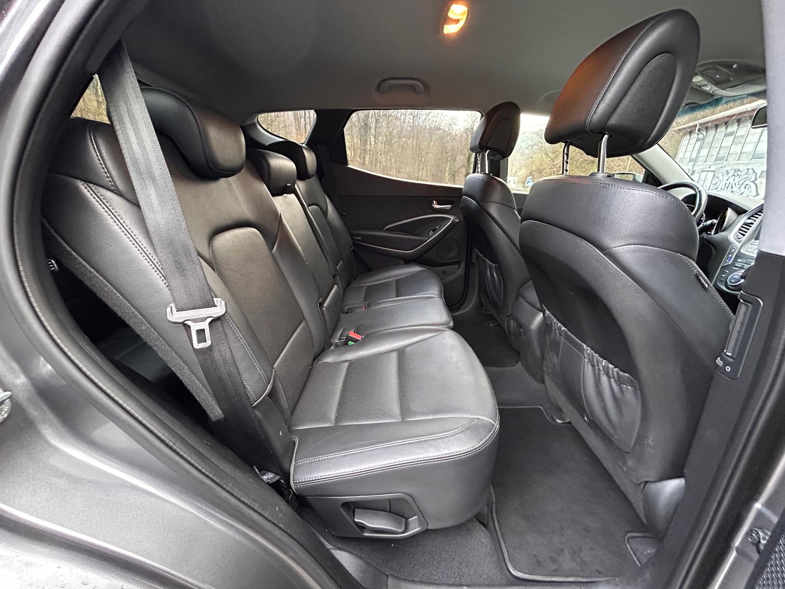 HYUNDAI Santa Fe 2.2 CRDI Style 4WD Automatic-image-11