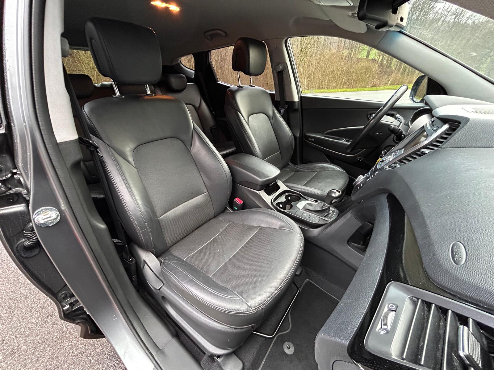 HYUNDAI Santa Fe 2.2 CRDI Style 4WD Automatic-image-14