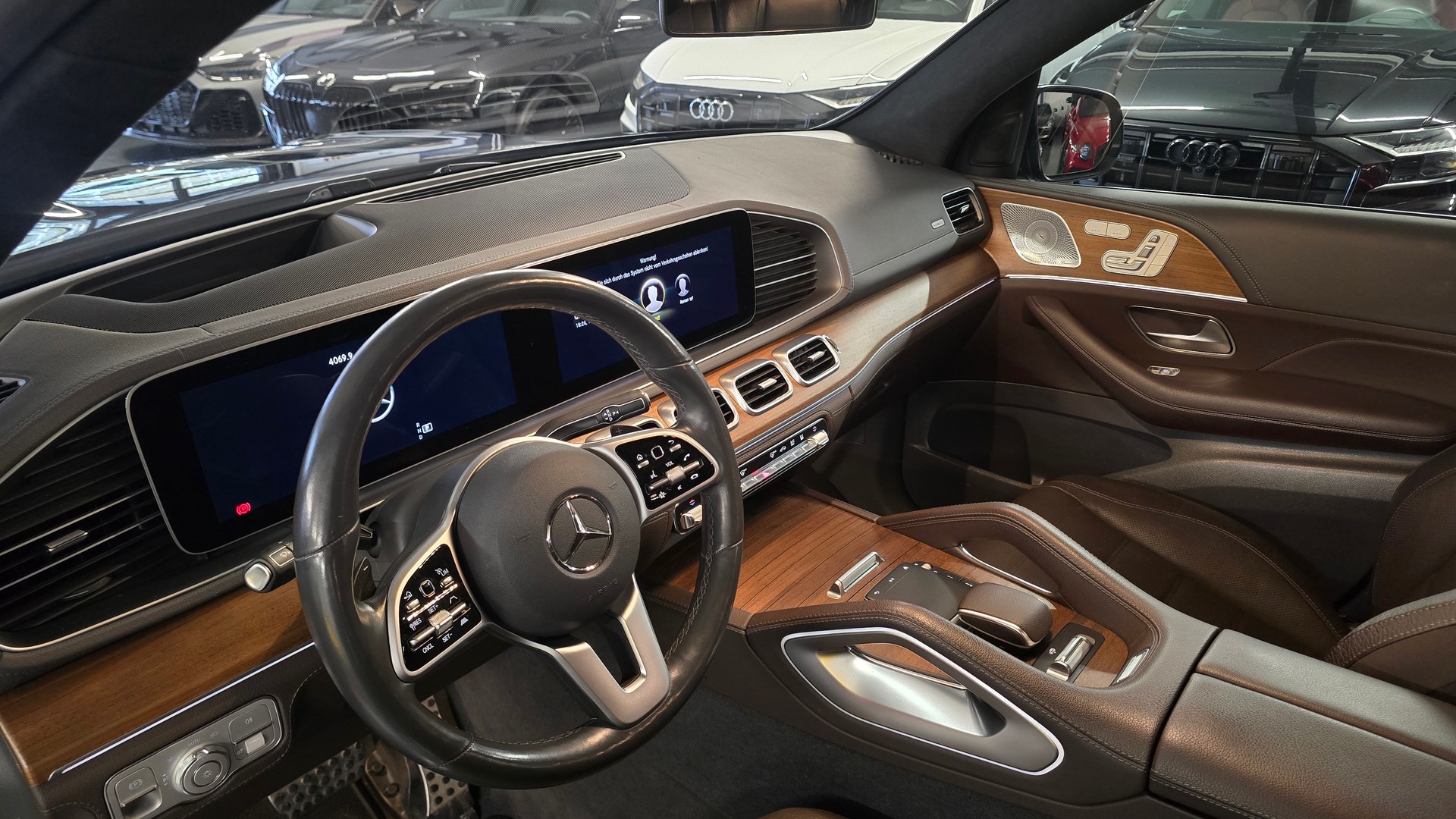 MERCEDES-BENZ GLS 580 AMG 4Matic 9G-Tronic Exklusiv-image-18