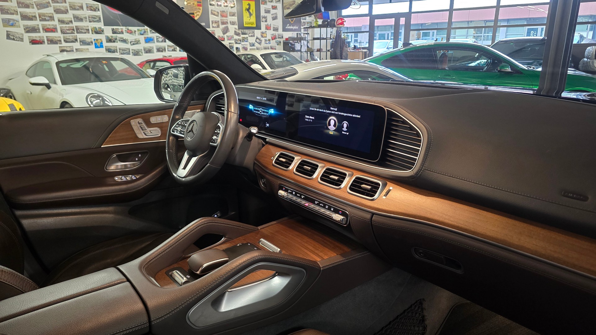 MERCEDES-BENZ GLS 580 AMG 4Matic 9G-Tronic Exklusiv-image-22