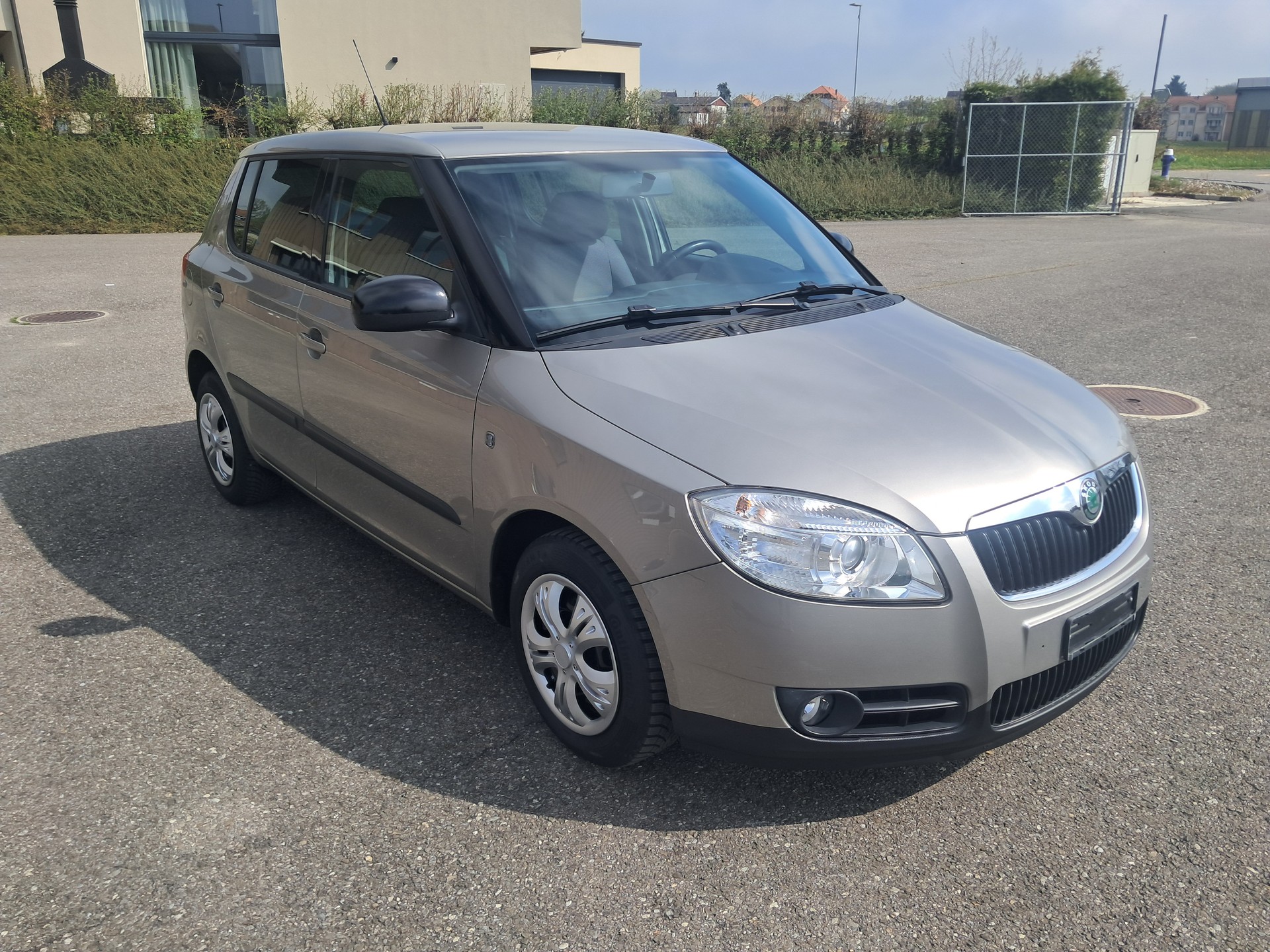 SKODA Fabia 1.4 Smile-image-3