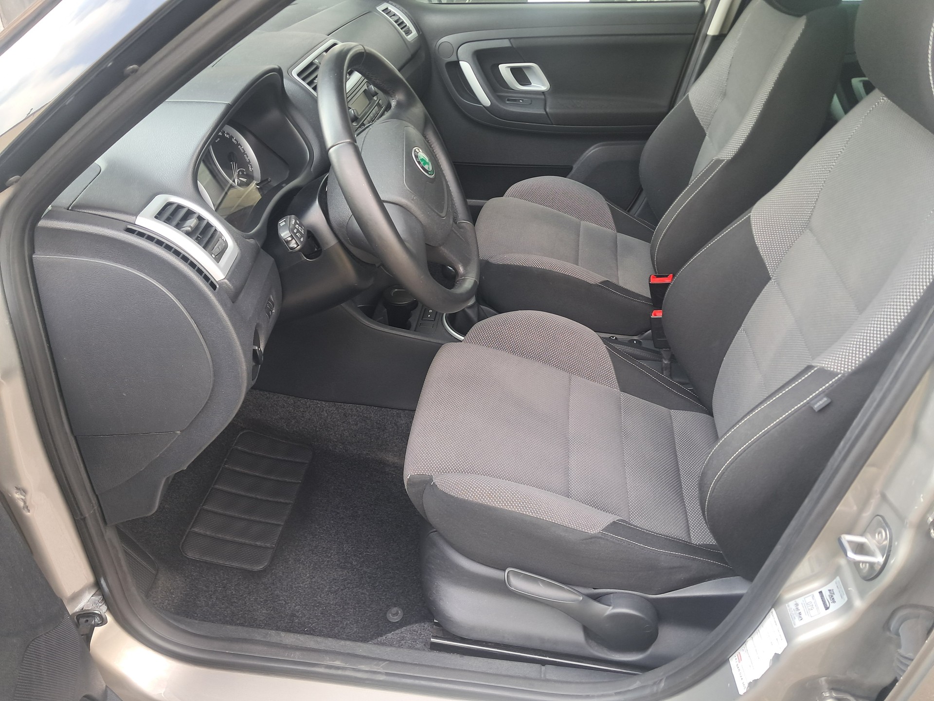 SKODA Fabia 1.4 Smile-image-5