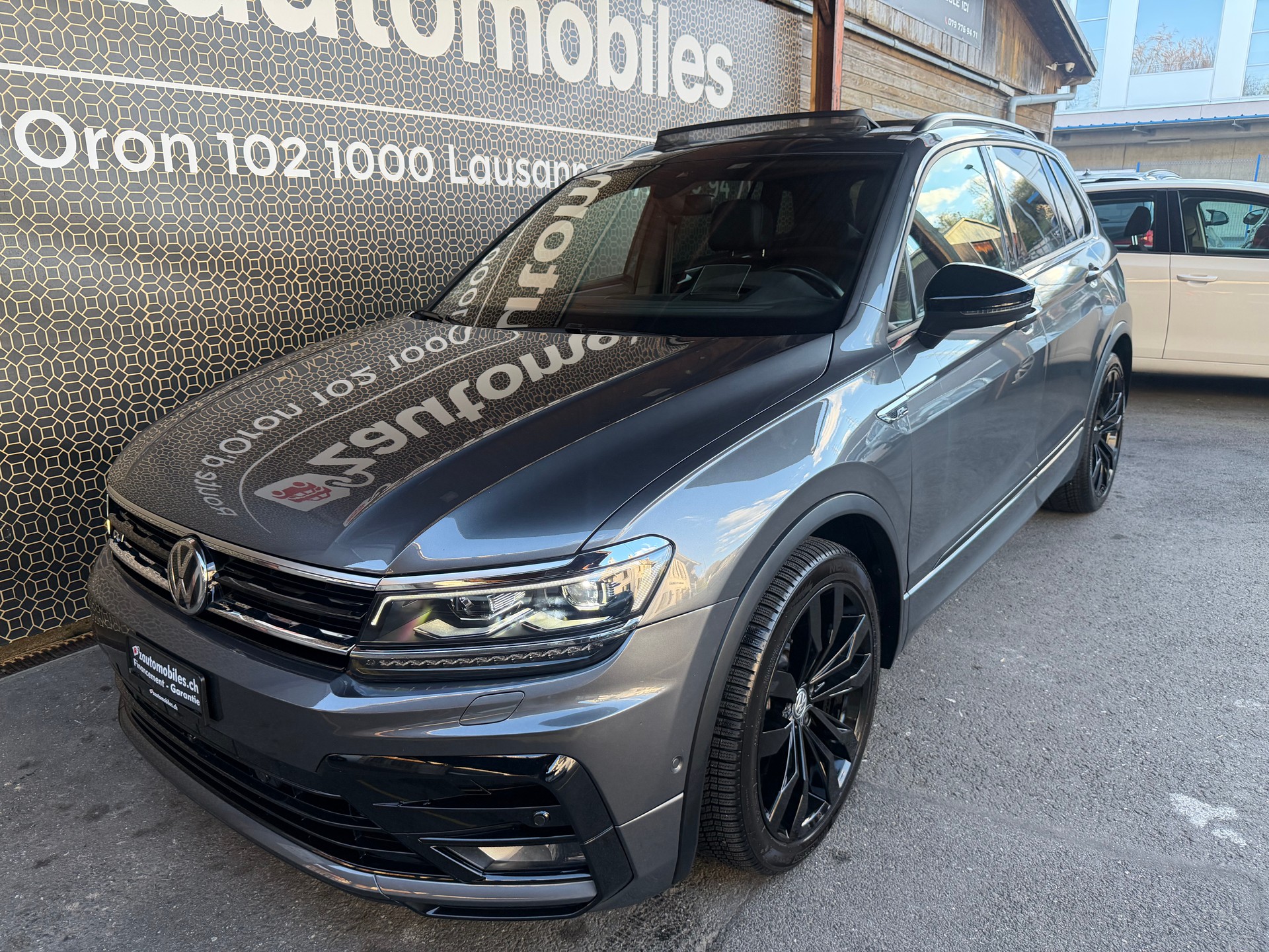 VW Tiguan 2.0TSI R-line 4Motion DSG-image-1