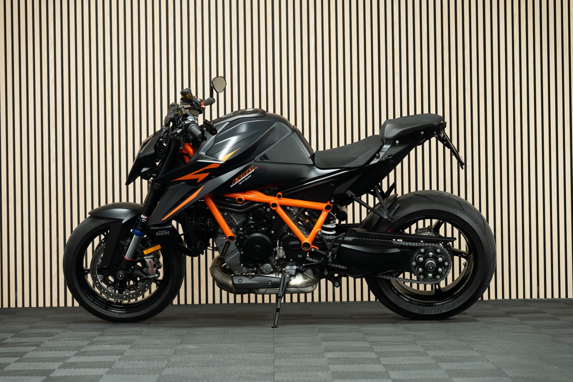KTM 1390 Super Duke R EVO-image-1