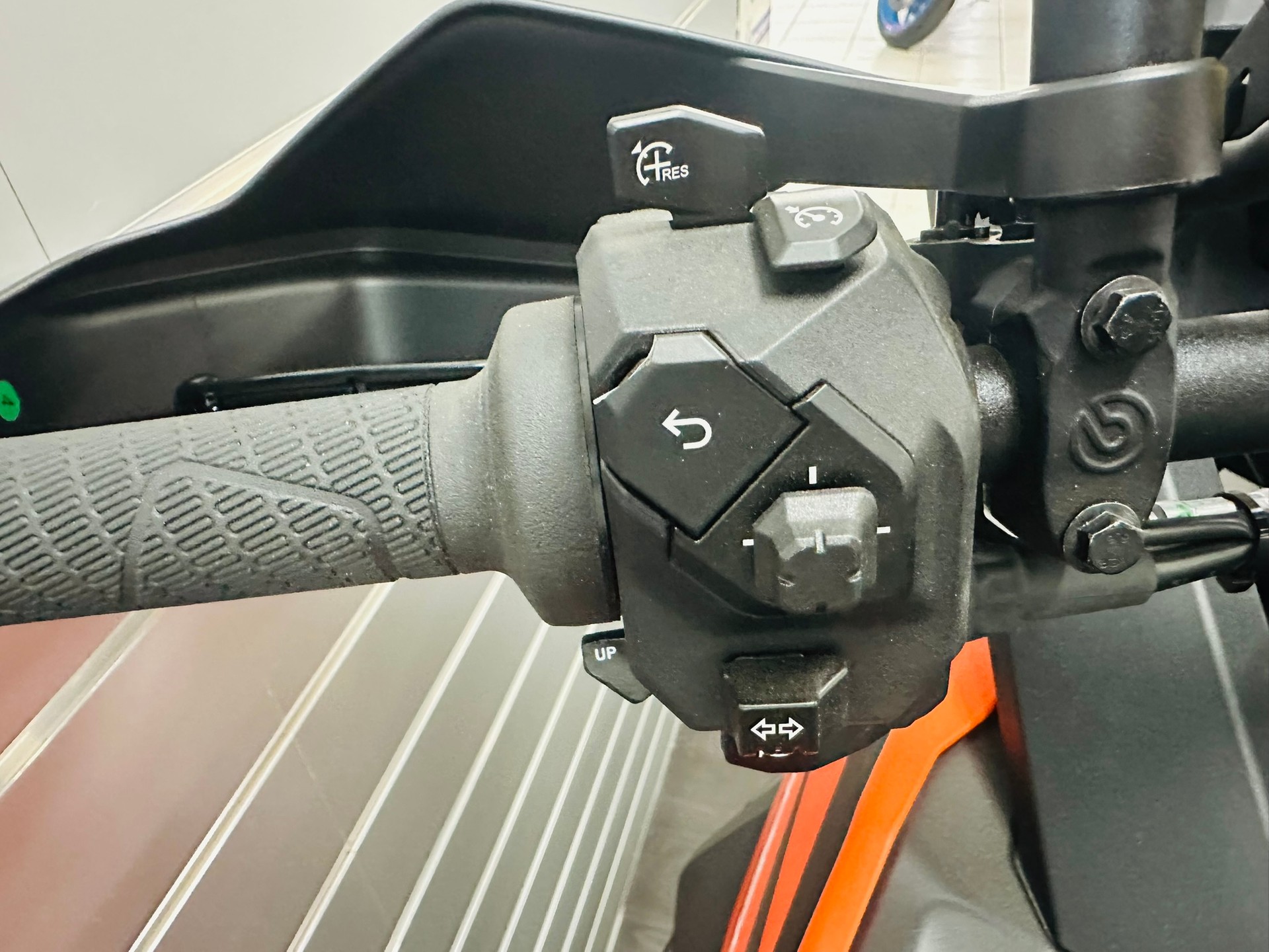 KTM 1390 Super Adventure S-image-3