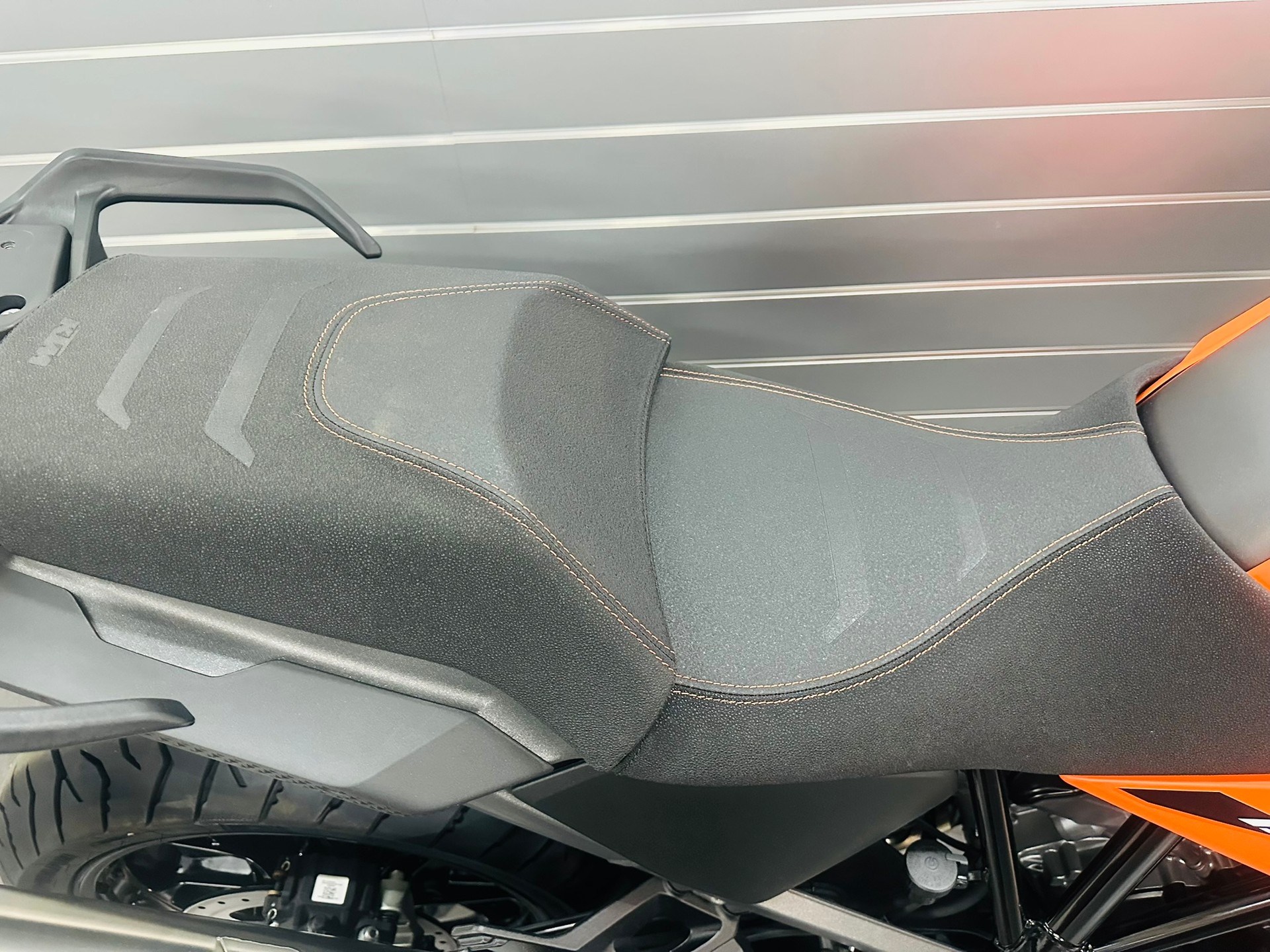 KTM 1390 Super Adventure S-image-5