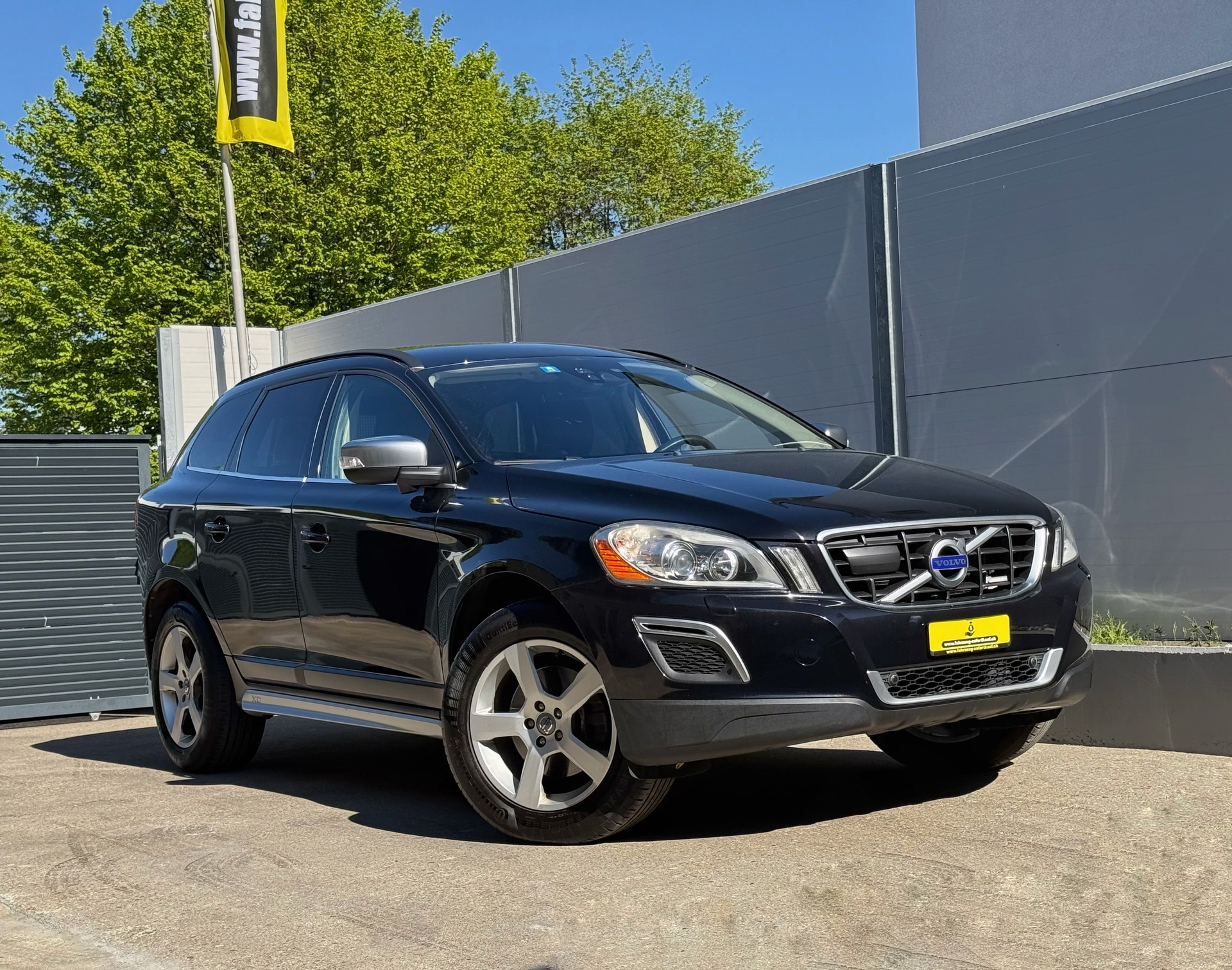 VOLVO XC60 D5 AWD R-Design Geartronic | Frisch ab MFK | Service gepflegt | Leder |