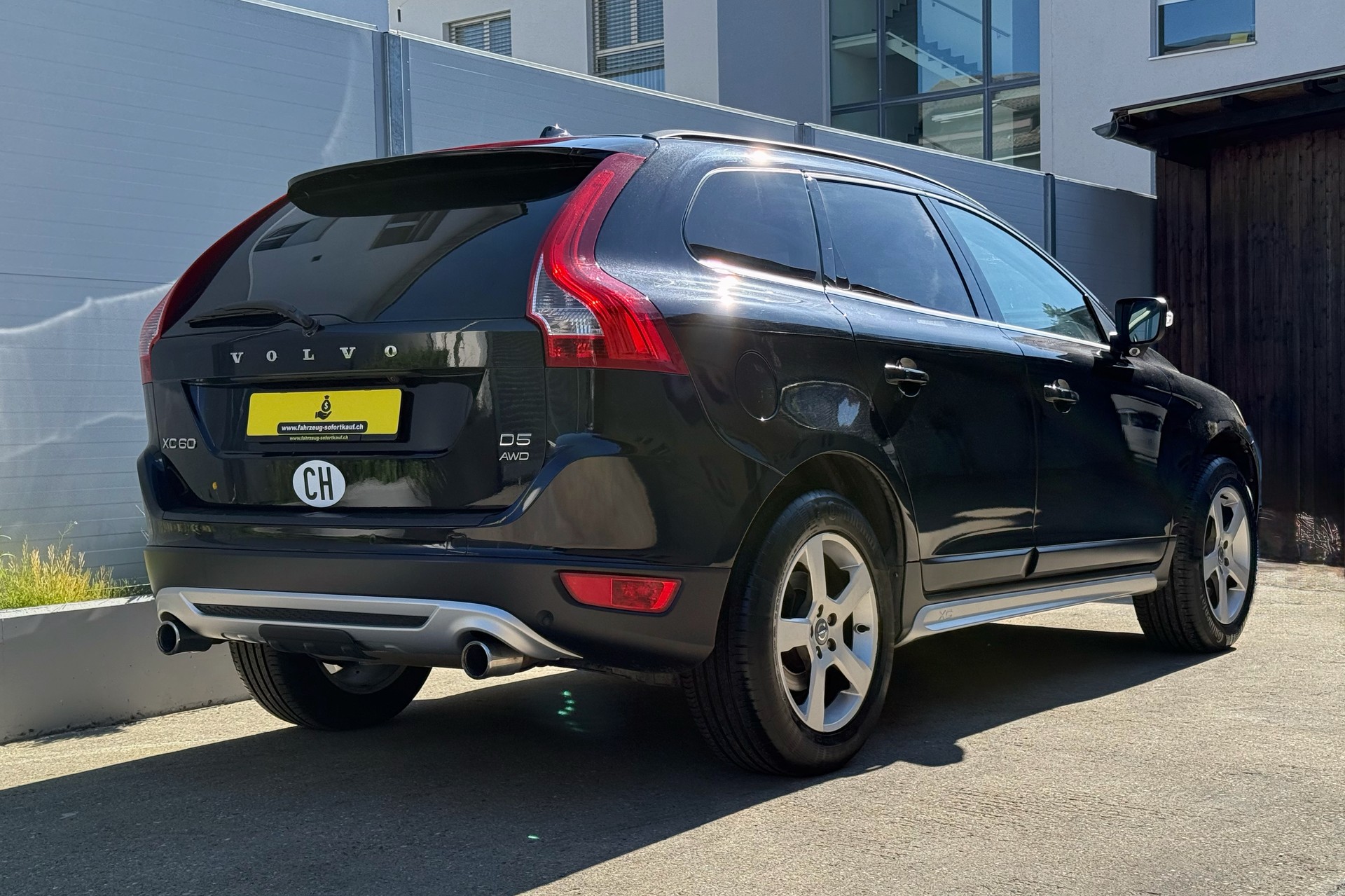 VOLVO XC60 D5 AWD R-Design Geartronic | Frisch ab MFK | Service gepflegt | Leder |-image-12