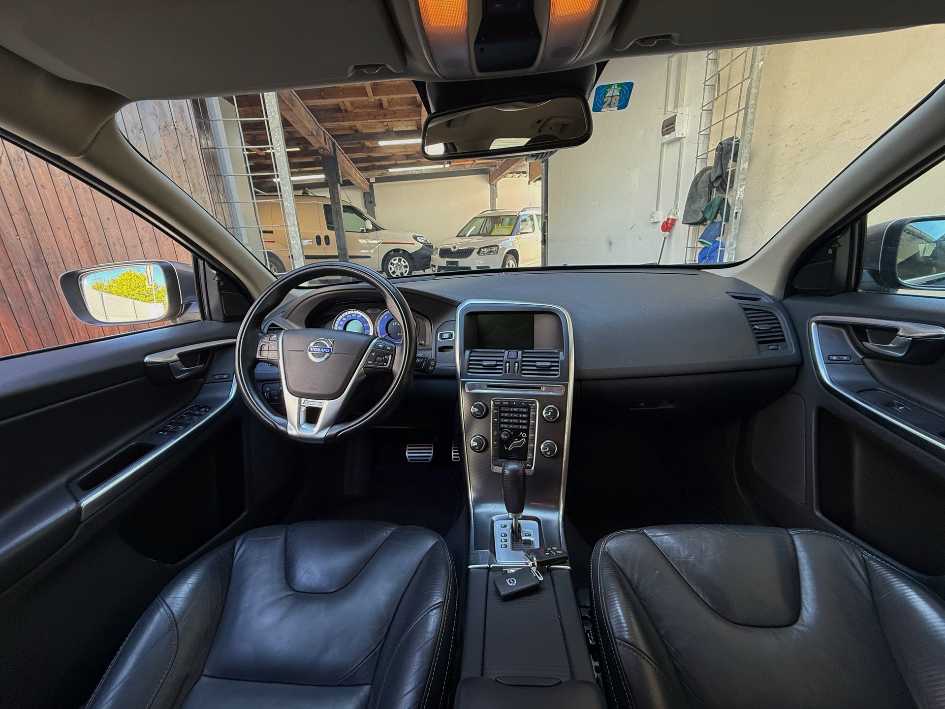 VOLVO XC60 D5 AWD R-Design Geartronic | Frisch ab MFK | Service gepflegt | Leder |-image-7