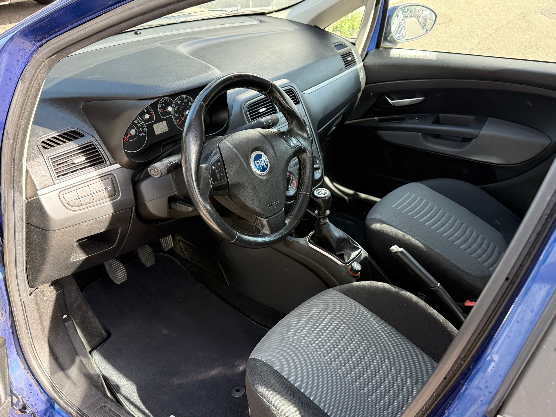 FIAT Punto 1.4 Dynamic-image-4