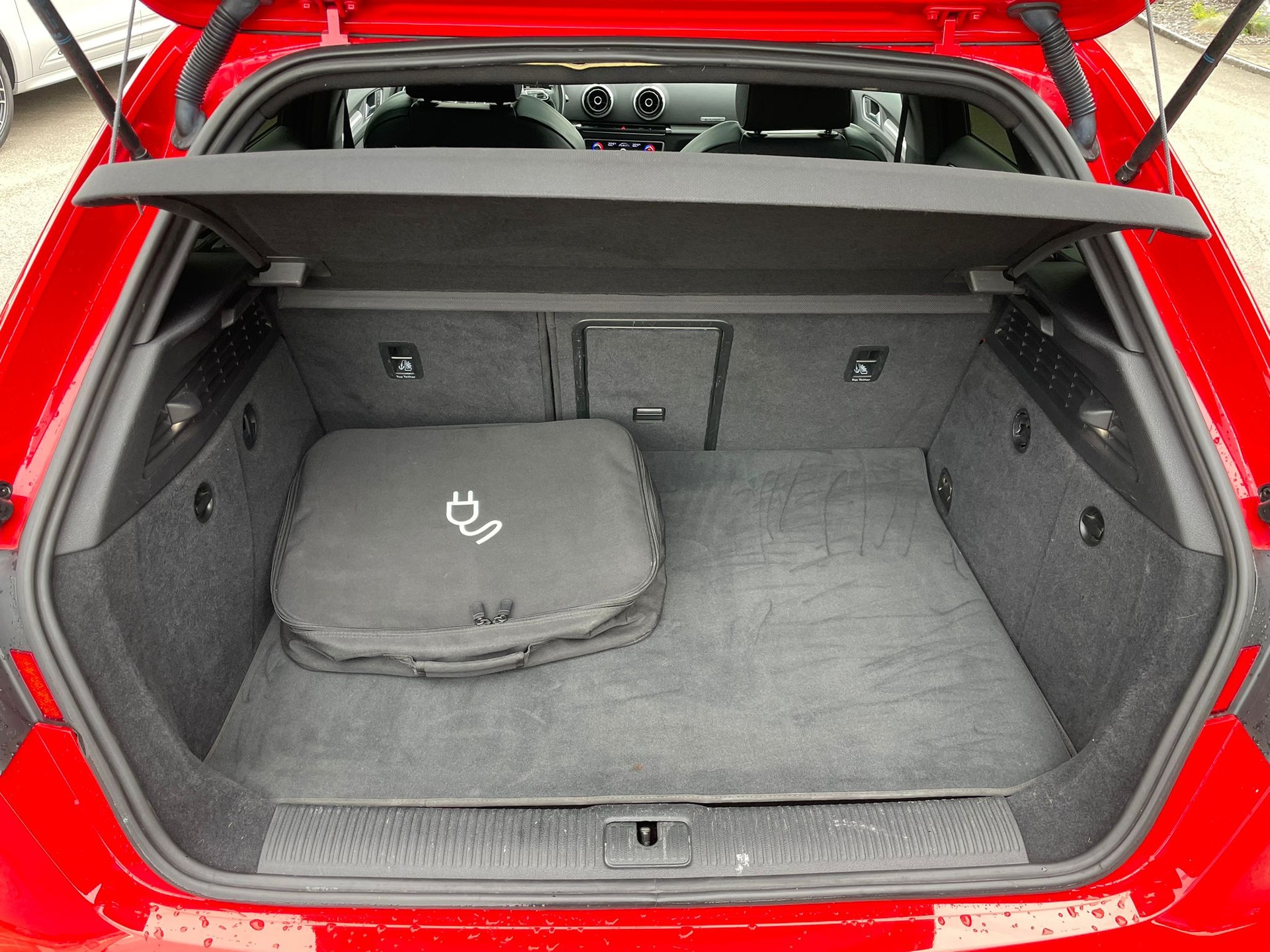 AUDI A3 Sportback 1.4 e-tron Ambition S-tronic-image-8