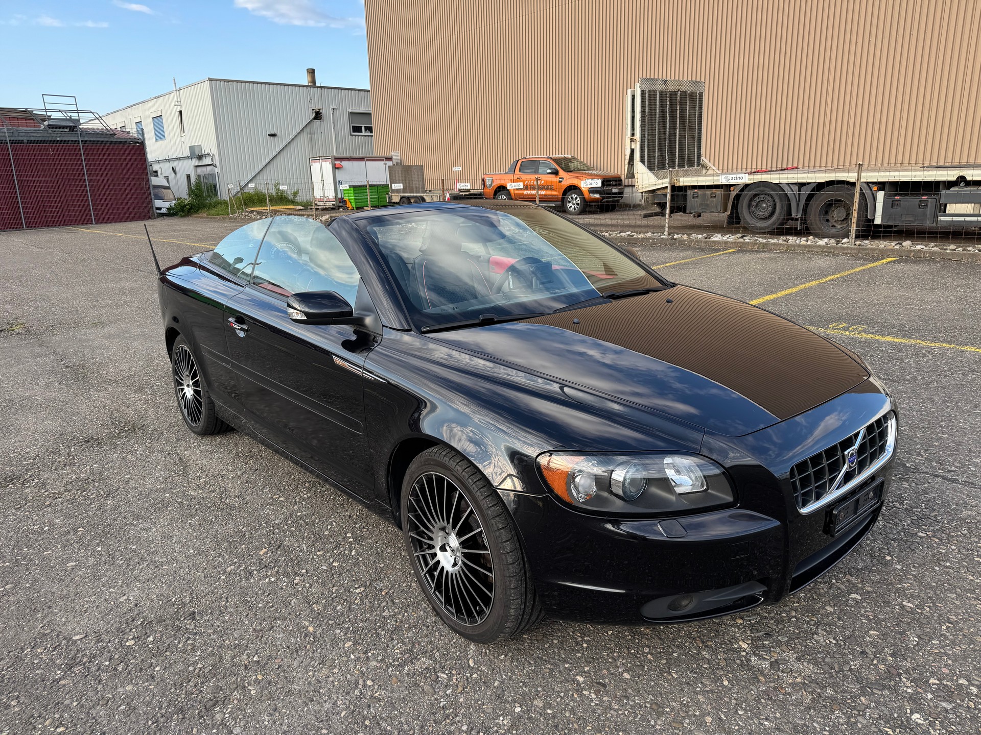 VOLVO C70 T5 Summum-image-1