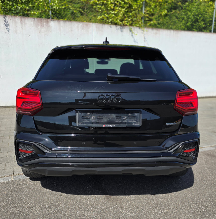 AUDI 2.0 40 TFSI S Line Attraction quattro S-Tronic (Sonos, AHK, Matrix LED)-image-3
