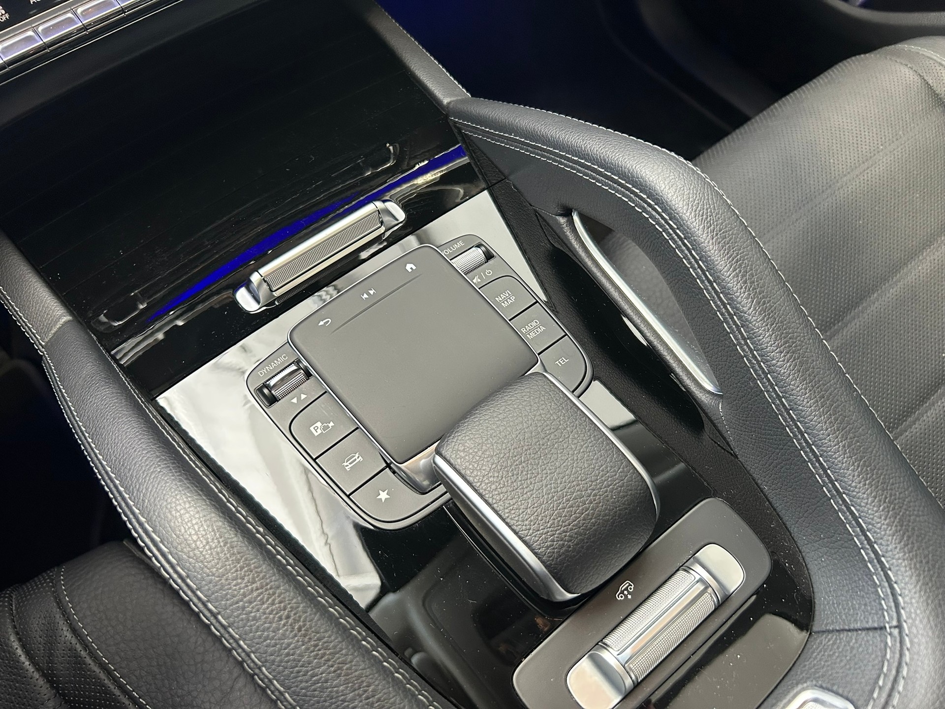 MERCEDES-BENZ GLE 450 d 4Matic AMG Line 9G-Tronic-image-11