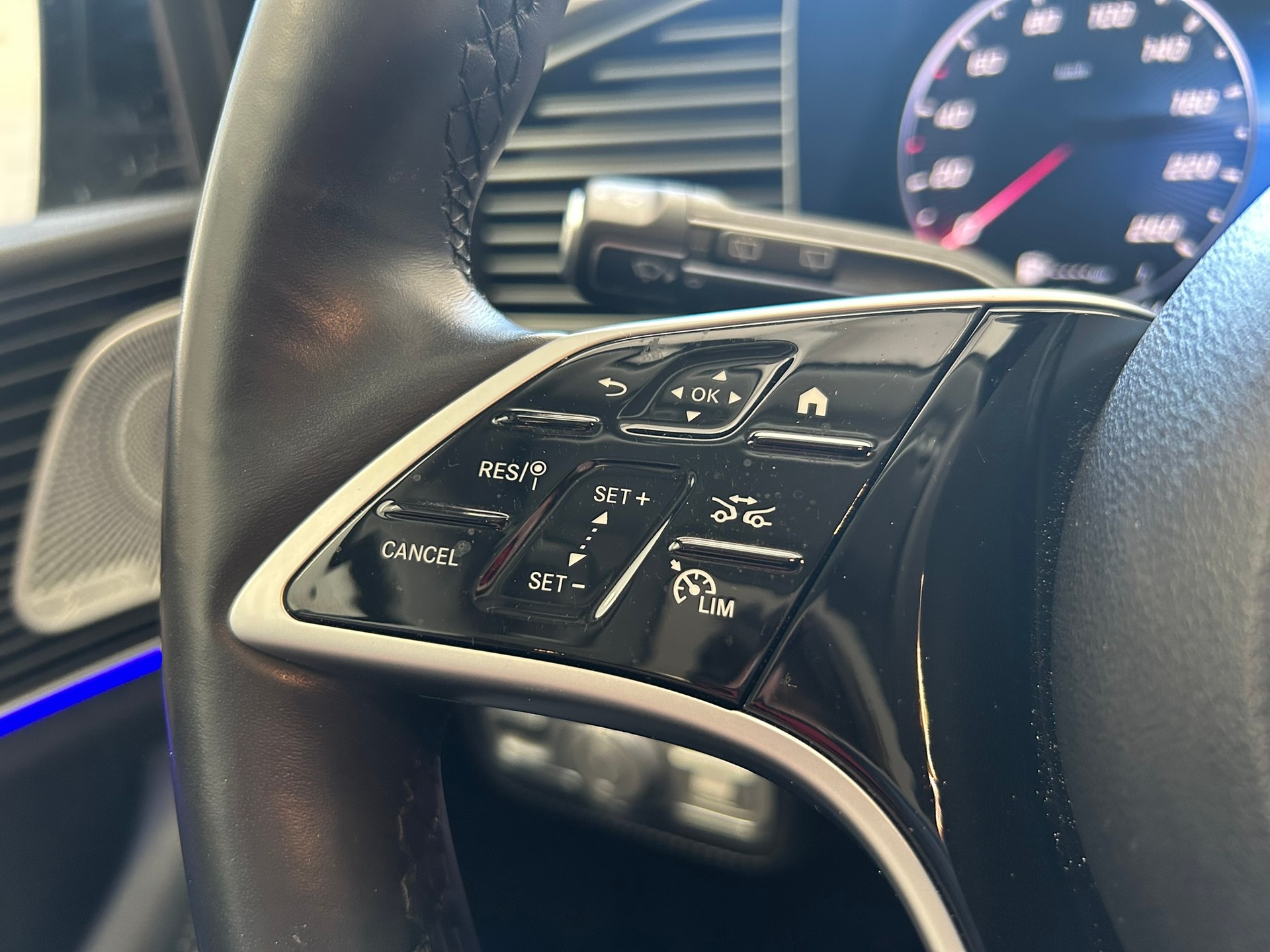 MERCEDES-BENZ GLE 450 d 4Matic AMG Line 9G-Tronic-image-12