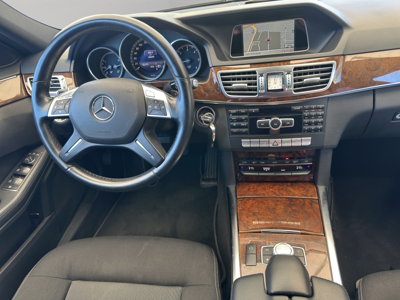 MERCEDES-BENZ E 200 CDI Avantgarde 7G-Tronic-image-9