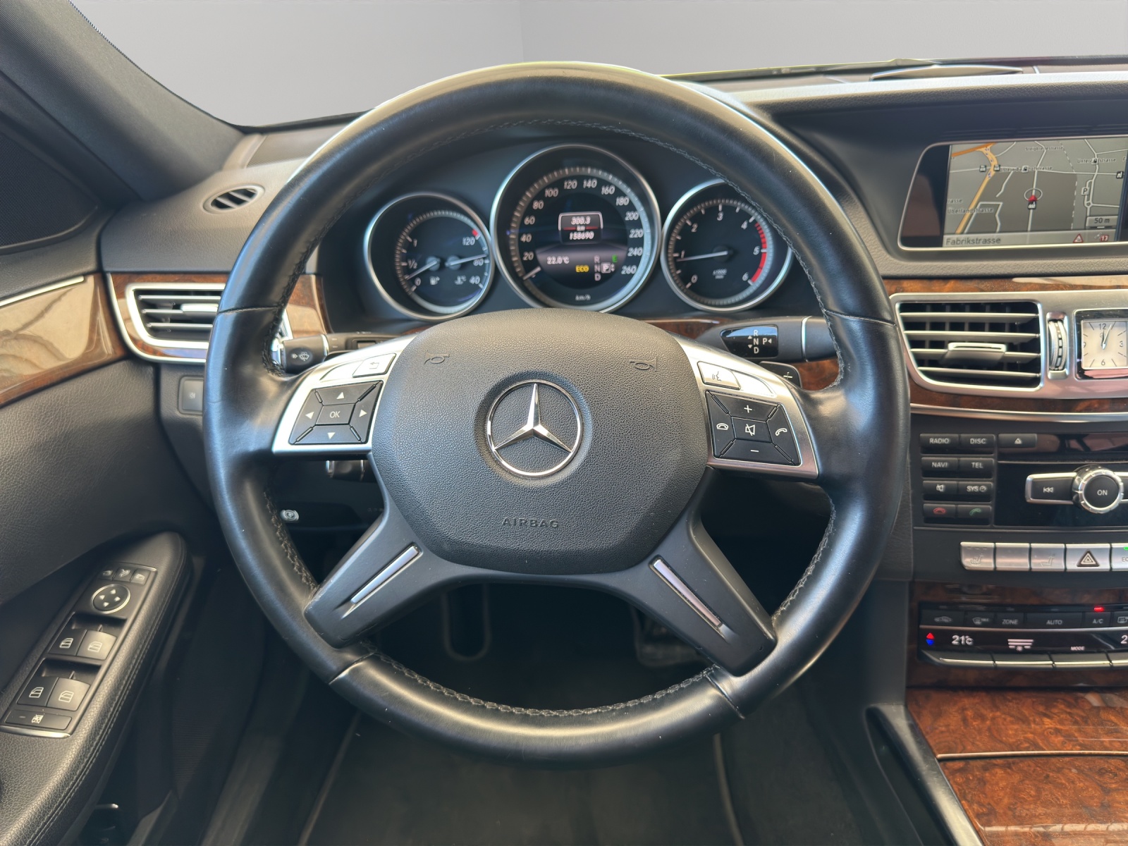 MERCEDES-BENZ E 200 CDI Avantgarde 7G-Tronic-image-18