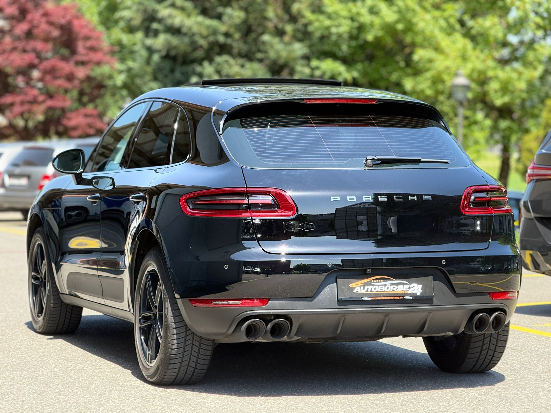 PORSCHE Macan 3.0 V6 S Diesel-showroom-element-3
