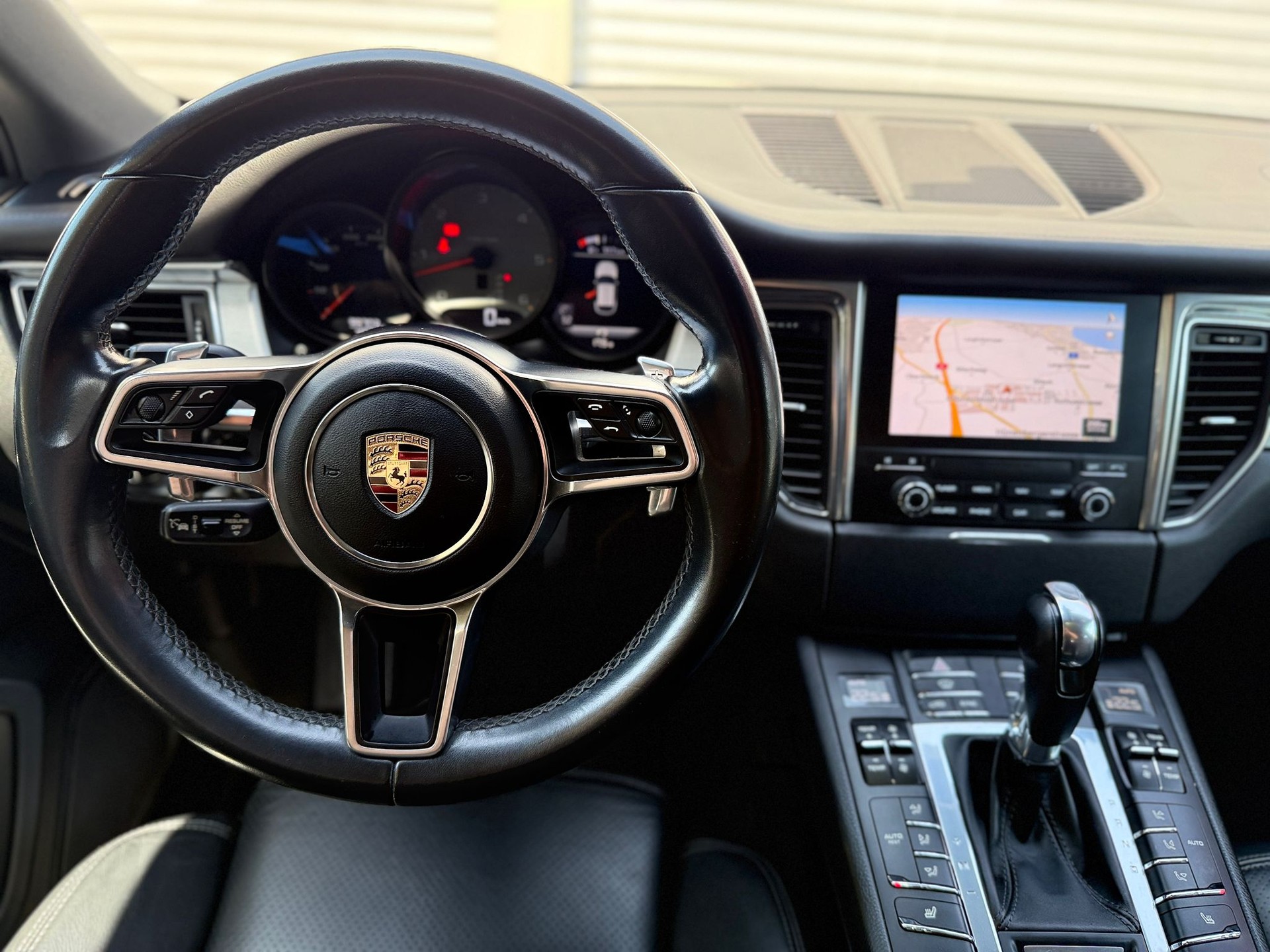 PORSCHE Macan 3.0 V6 S Diesel-image-12