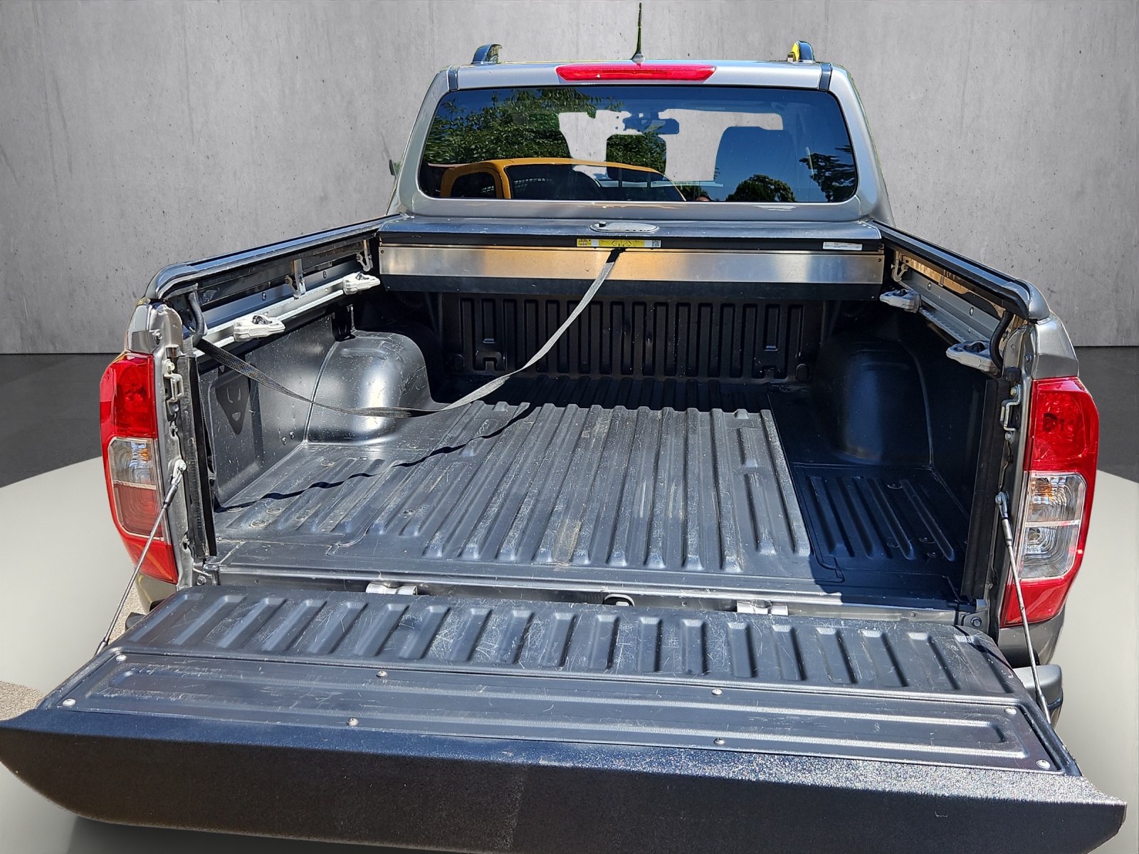 NISSAN Navara 2.3 dCi Double Cab N-Guard-image-13