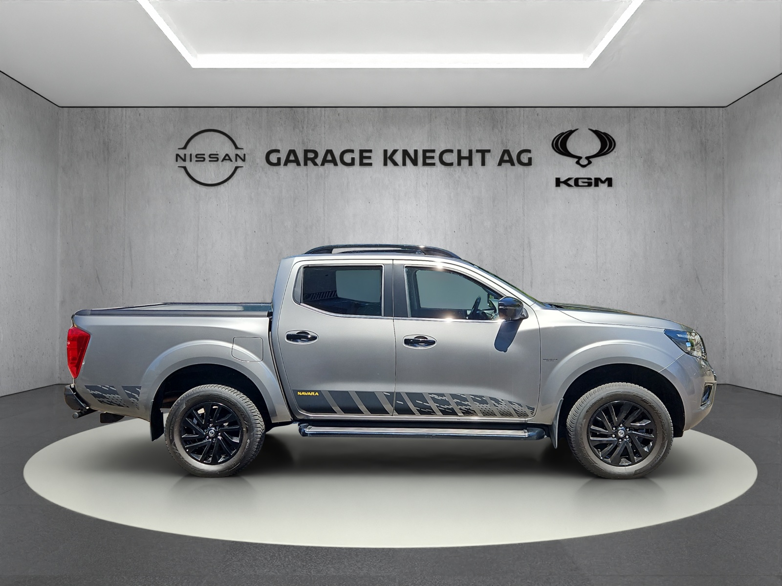 NISSAN Navara 2.3 dCi Double Cab N-Guard