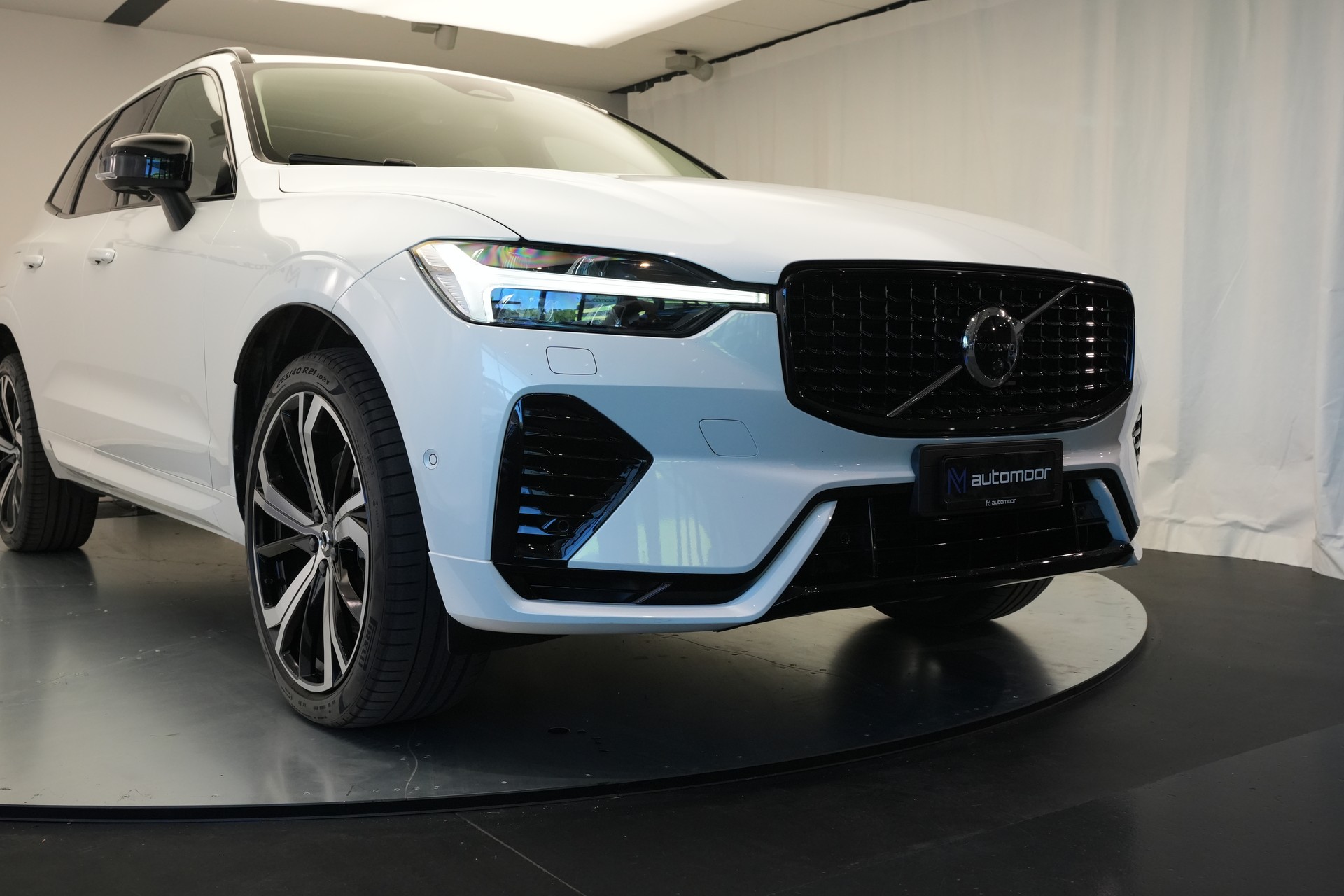 VOLVO XC60 T8 eAWD PluginHybrid Ultimate Dark Geartronic *CH-Fahrzeug*-image-36