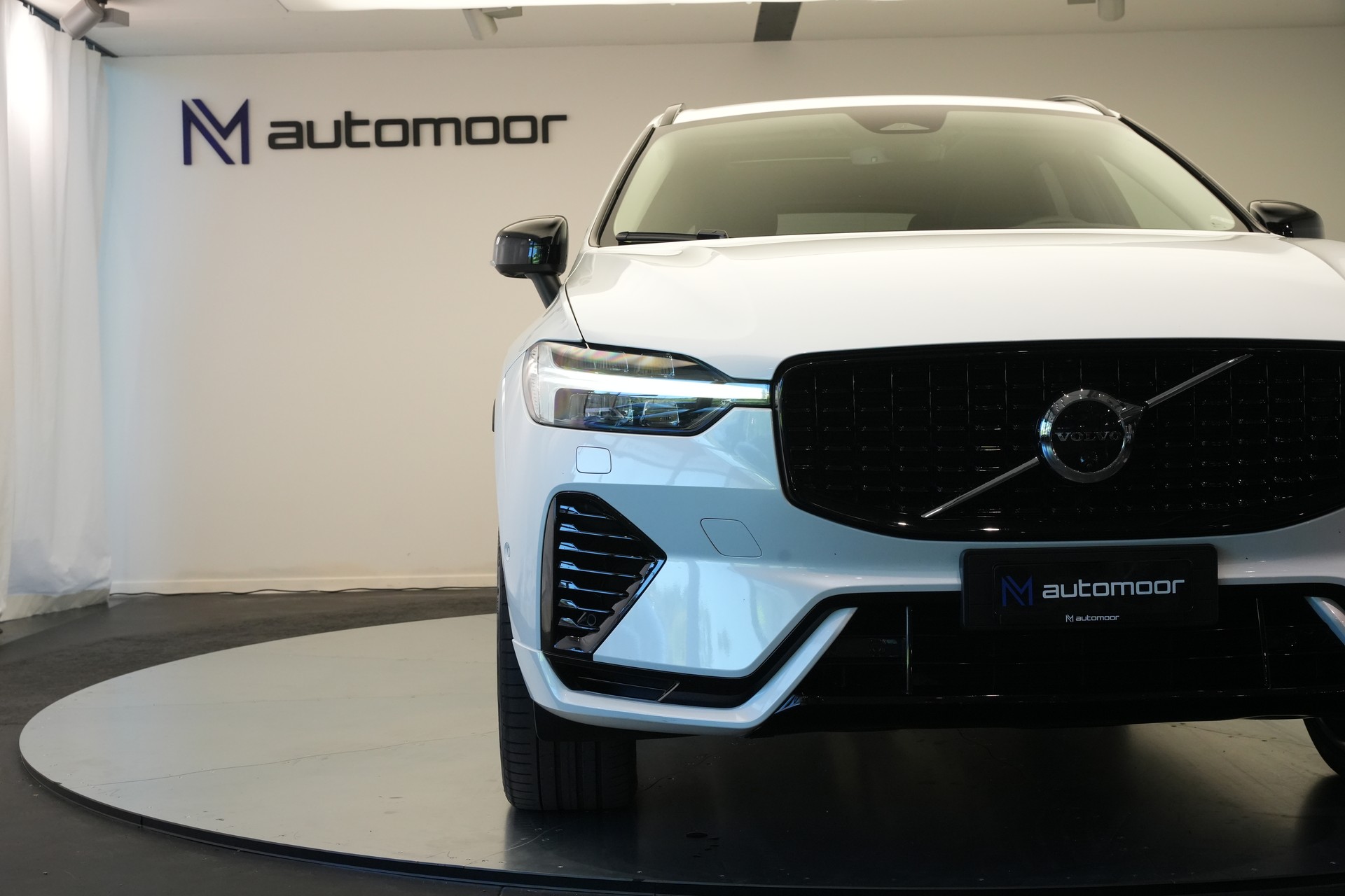 VOLVO XC60 T8 eAWD PluginHybrid Ultimate Dark Geartronic *CH-Fahrzeug*-image-33