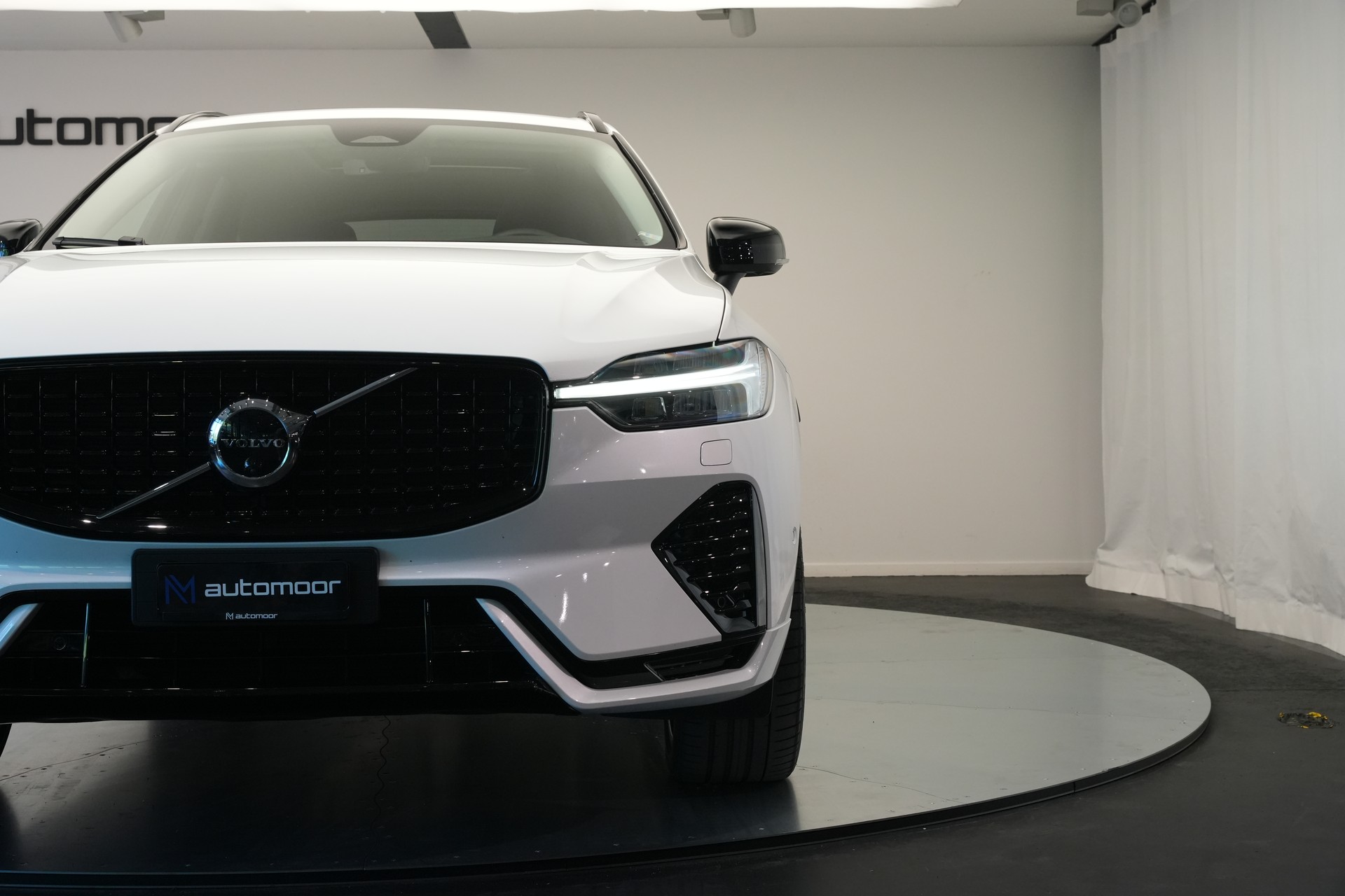 VOLVO XC60 T8 eAWD PluginHybrid Ultimate Dark Geartronic *CH-Fahrzeug*-image-8